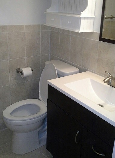 1st full bathroom - 252 Majorca Ave