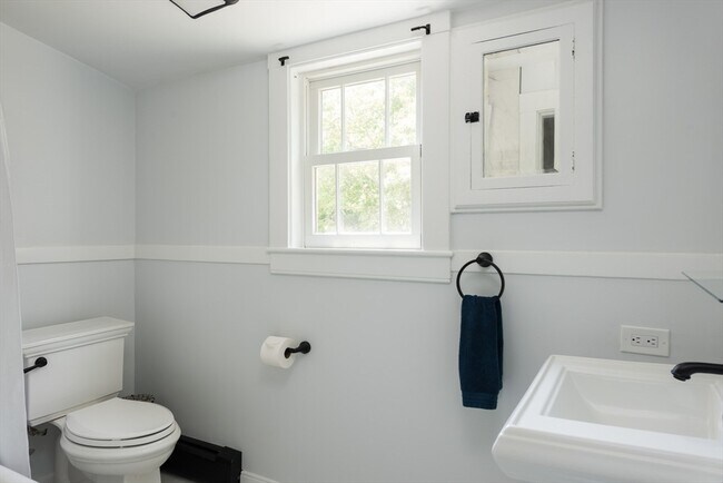 Building Photo - 16 Jefferson Shores Rd