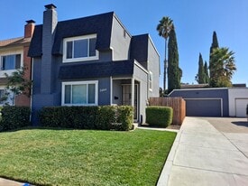 Building Photo - 2464 Beaufort Dr