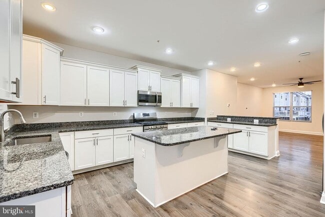 Building Photo - 1309 Spindrift Rd