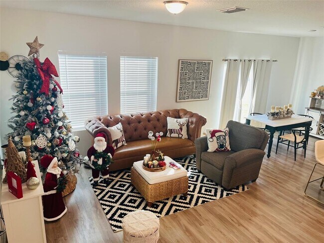 Building Photo - 2149 Treasure Hill St