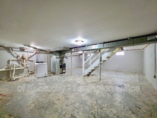 Building Photo - 418 Granard Ave