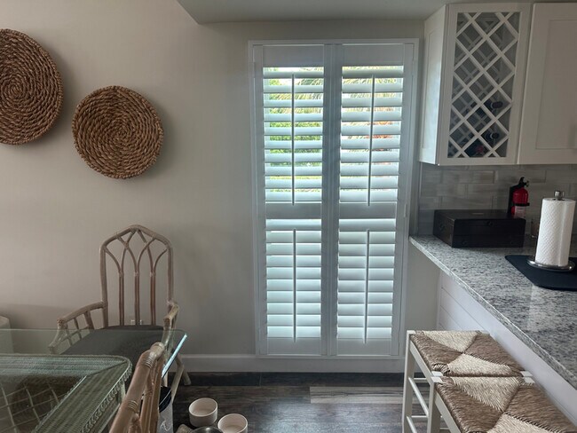 Building Photo - 1456 NE Ocean Blvd