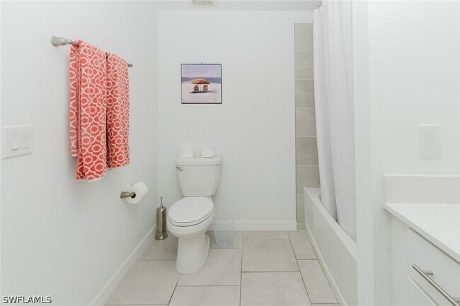 Building Photo - 5739 Oakmont Ct