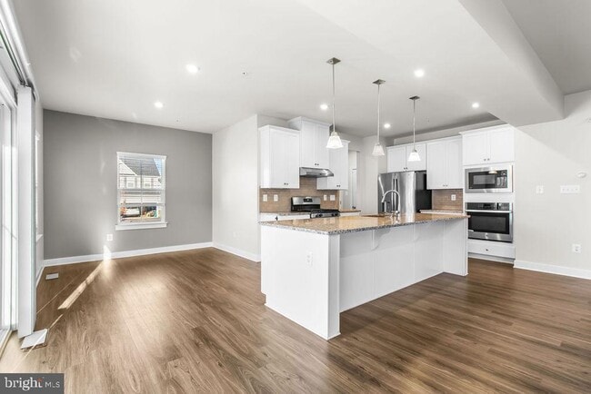 Building Photo - 2305 Wadlow Ln