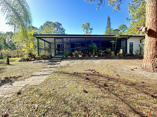 Building Photo - 13619 57th Pl N