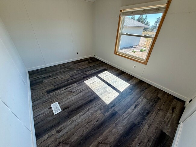 Building Photo - 6770 Silver Fox Ct