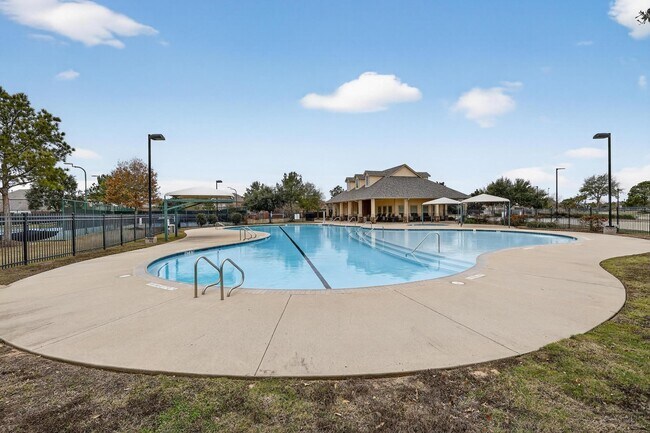 Building Photo - 25907 Foxrun Vista Dr
