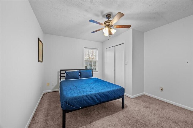 Building Photo - 2858 Spring Villa Ln