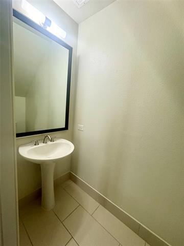 Building Photo - 4265 Bourbon St