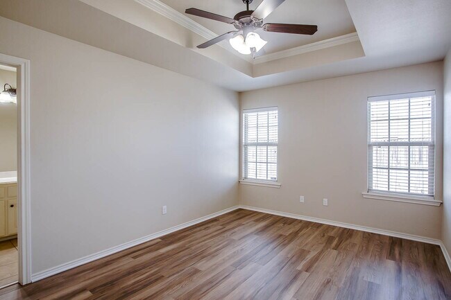 Building Photo - Nicely Updated 3/2/2!