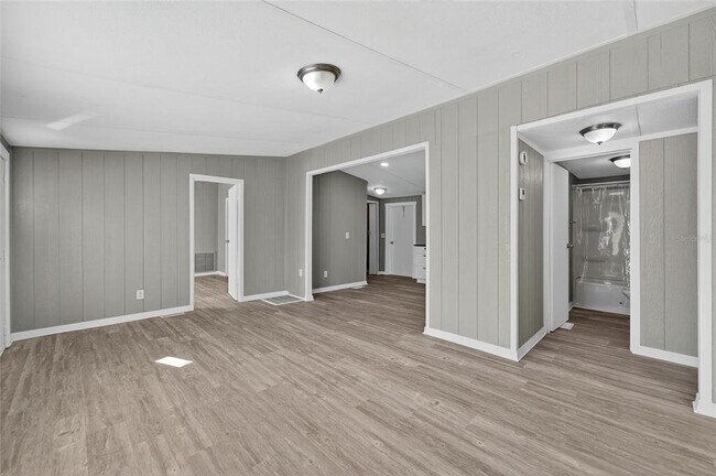 Building Photo - 39256 Lizabeth Cir