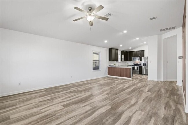 Building Photo - 19040 Kimberlite Dr