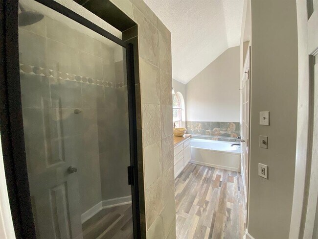 Building Photo - 4315 Palmer Plantation Dr