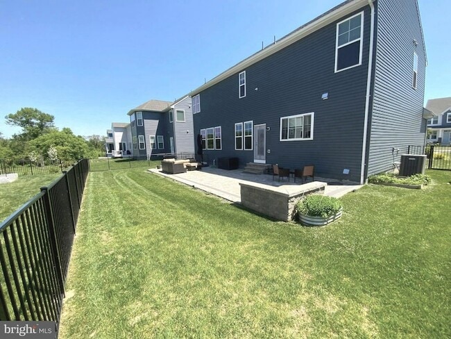 Building Photo - 5763 Hawk Ridge Rd