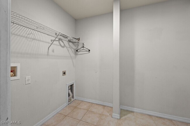 Building Photo - 3101 SW 22nd Ave