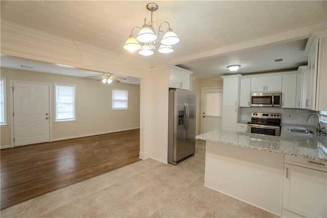 Building Photo - 6593 Dunwoody Trail