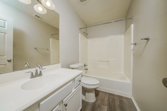 Building Photo - 1724 Green Terrace Dr