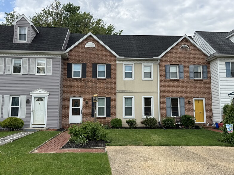 Primary Photo - 106 Chukar Ct