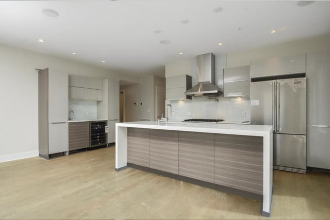 Building Photo - Luxurious High End City-Side 2BR/2Bath wit...