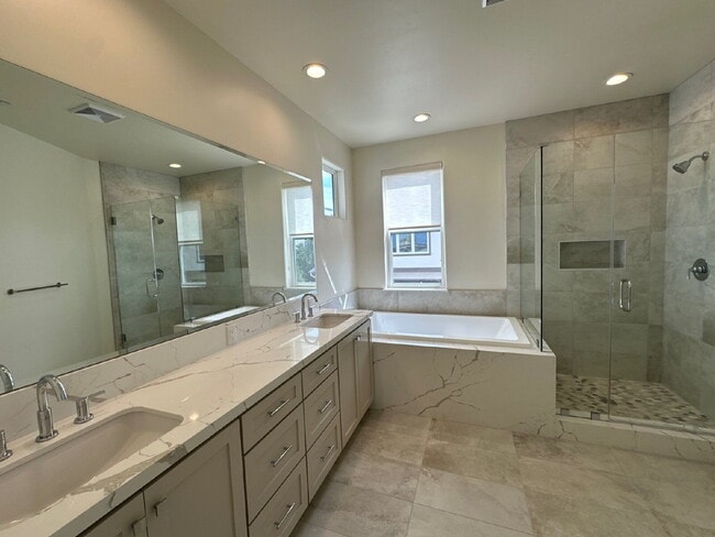 Building Photo - Ocean Views | Rooftop Deck | New Construction | For Lease $4,200/mo.