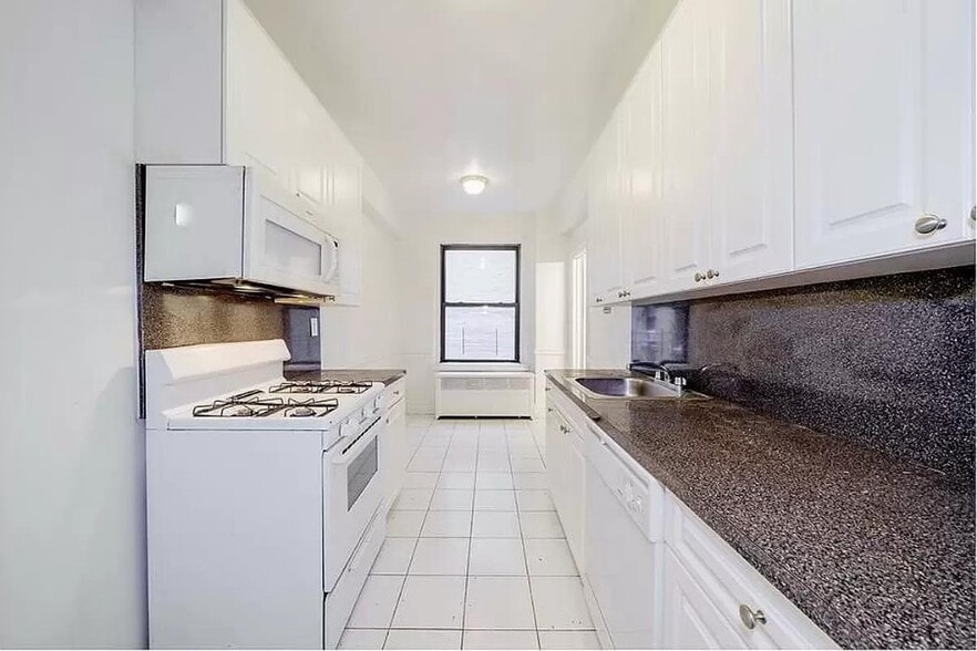 Building Photo - 234 E 23rd St