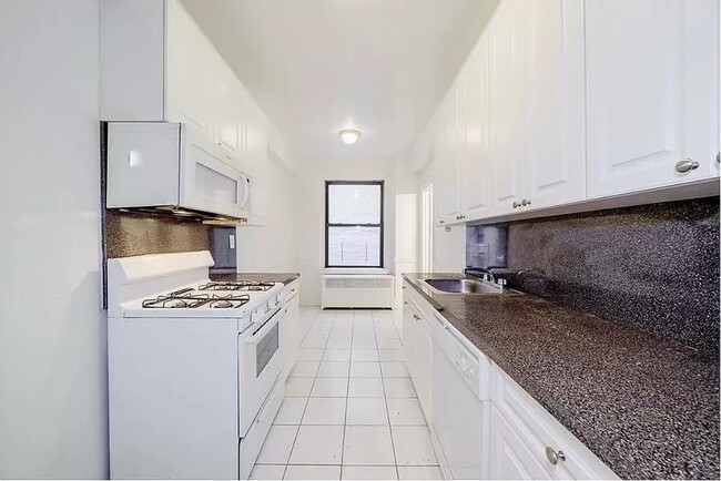 Building Photo - 234 E 23rd St
