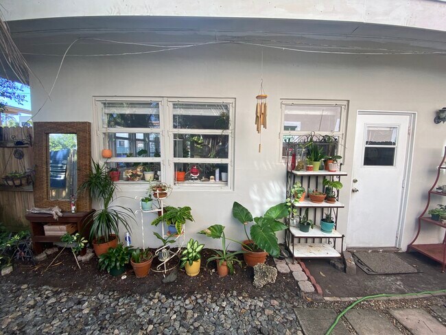 Building Photo - 713 SW 7th St