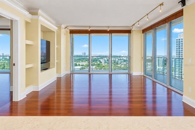 Building Photo - 16500 Collins Ave