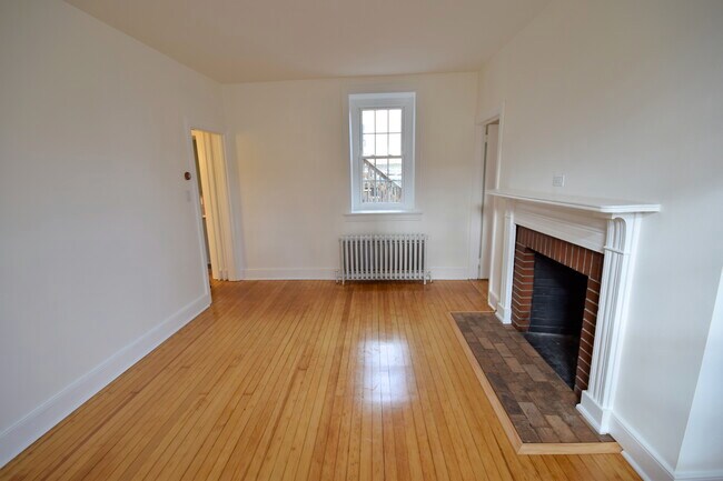 Living Area - 35 S State St