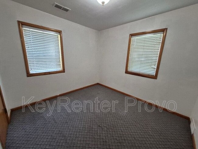 Building Photo - 629 E 180 N