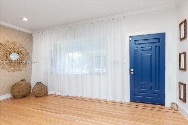 Building Photo - 501 SW 19th Rd