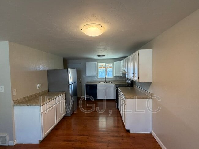 Building Photo - 2917 Formay Ave