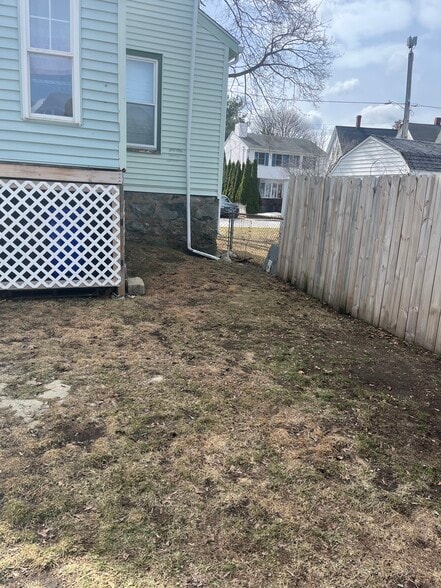 Building Photo - 16 Gordon St