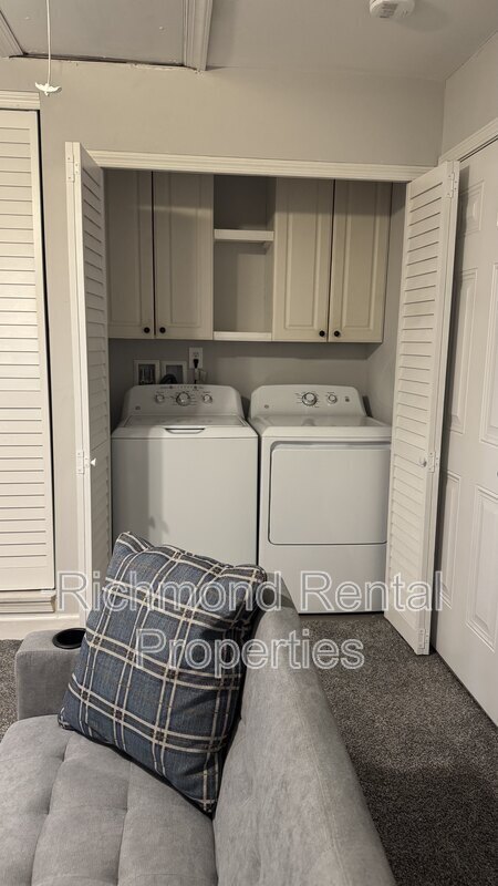 Building Photo - 229 Shadywood Dr