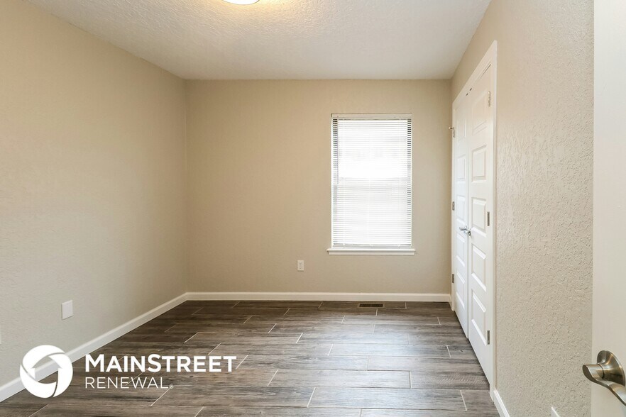 Building Photo - 1704 Shannon Dr