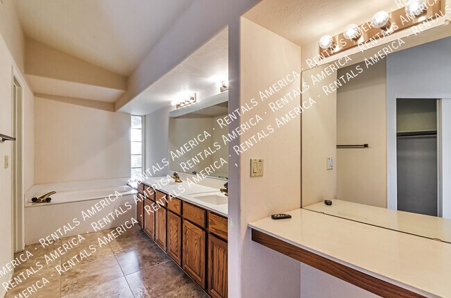 Building Photo - 9449 E Star Water Dr