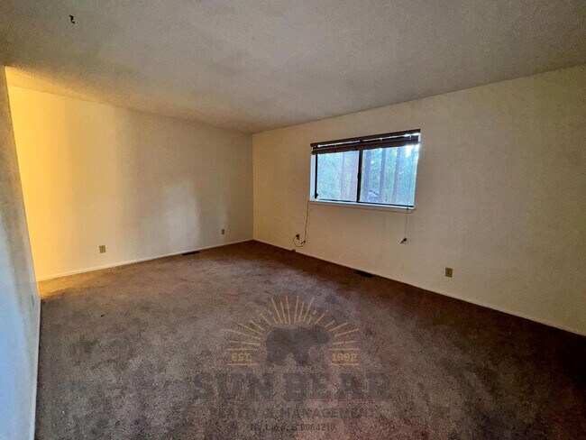 Building Photo - 3 Bedroom Mill Creek Home Available Now!