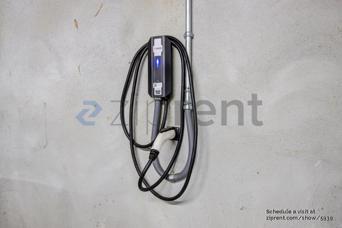 Building Photo - 5800 3rd St