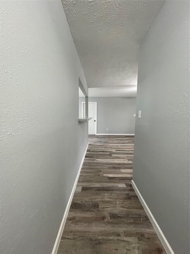 Building Photo - 2036 County Rd 3434N