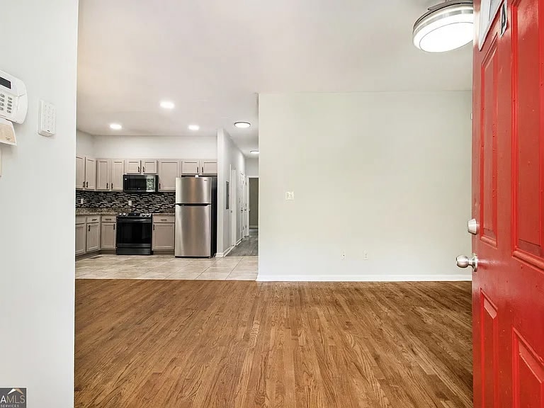 Building Photo - 2829 3rd Ave SW