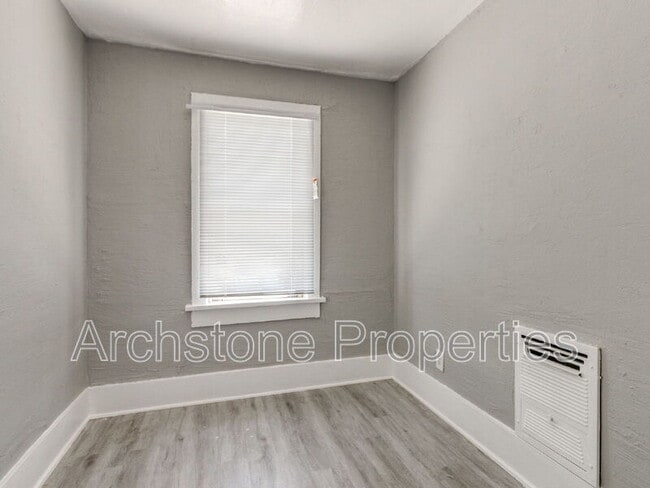 Building Photo - 4407 N Military Ave