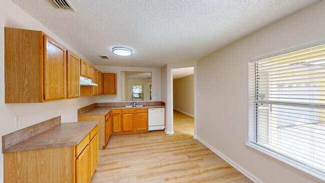 Building Photo - 5 Ryland Pl