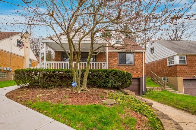 Building Photo - AVAILABLE JULY 1ST!! GORGEOUS 3 BED / 2 BATH HOME IN PENN HILLS!