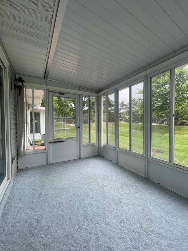 Building Photo - Two Bedroom 55+ Condo in Kalamazoo