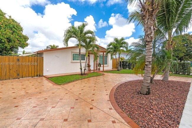 Building Photo - 6863 SW 21st St