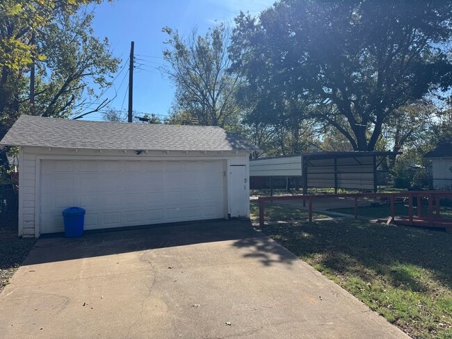 Building Photo - Adorable Cleburne Cottage