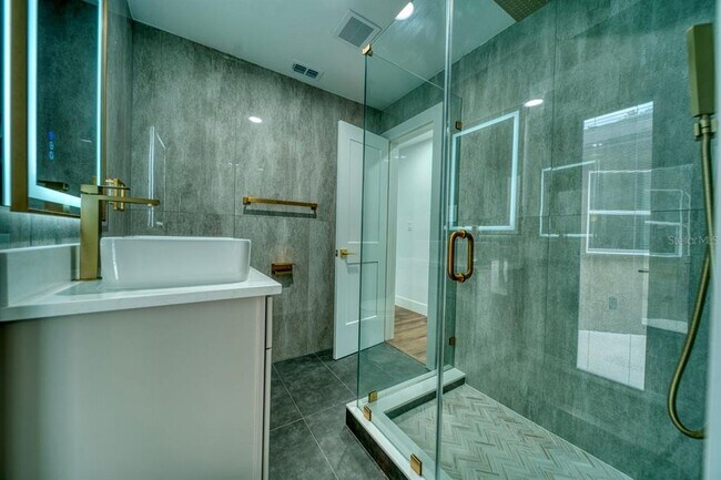 Building Photo - 1542 Sugarwood Cir