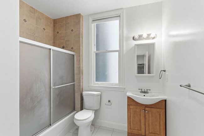 Building Photo - Lovely 2 Bed, 1 Bath Haight Ashbury Flat