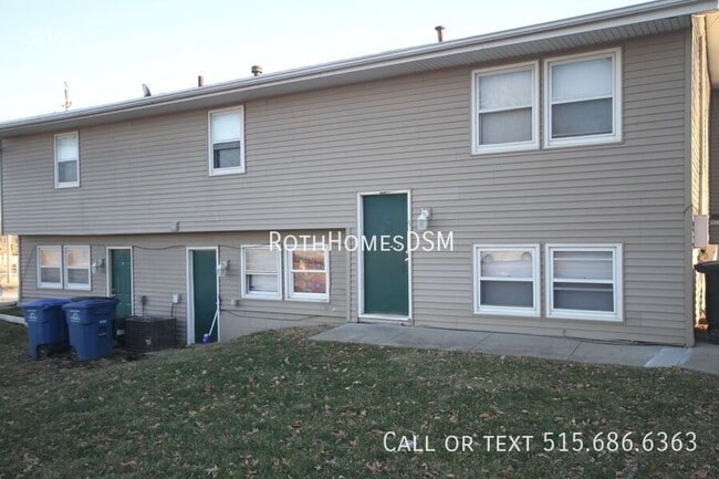 Building Photo - 7000 SW 9th St